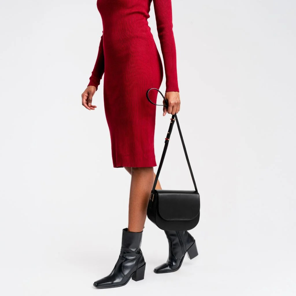 Simple Smooth Cowhide Saddle Crossbody Bag